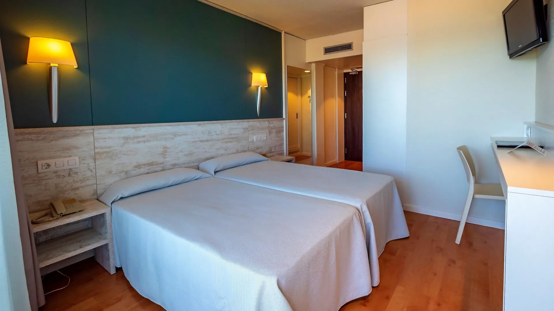 Golden Donaire Beach La Pineda Hiszpania