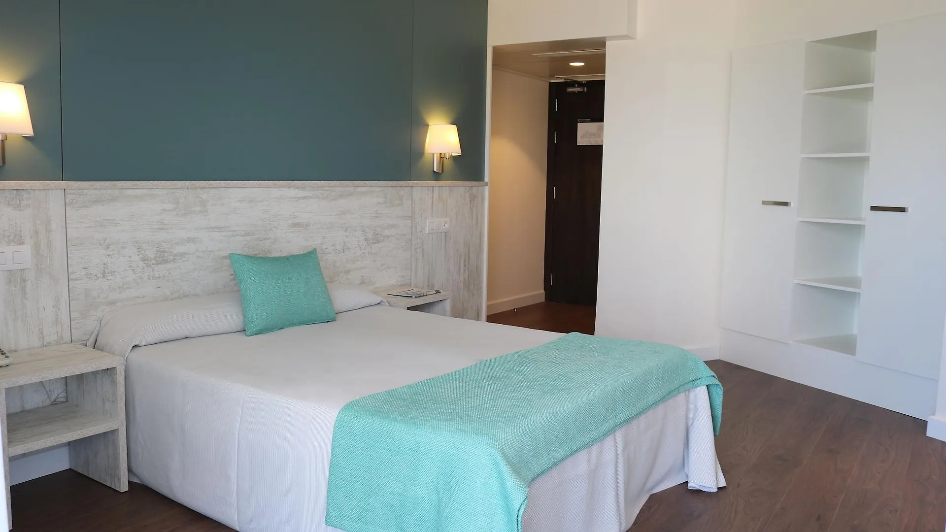 **** Hotel Golden Donaire Beach La Pineda Hiszpania